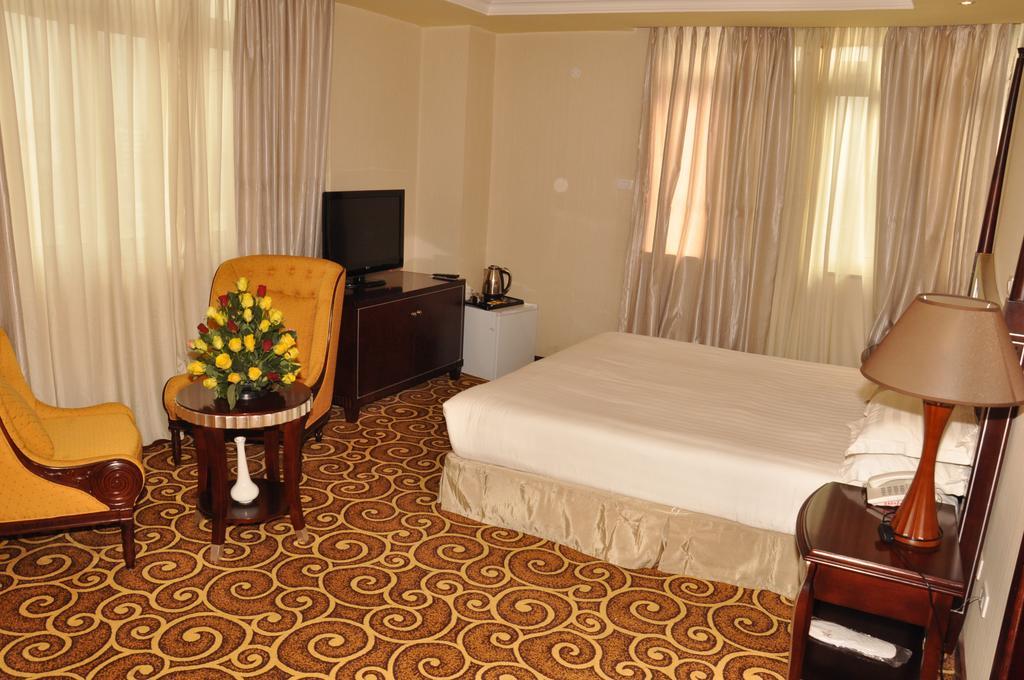 Ambassador Hotel Αντίς Αμπέμπα Δωμάτιο φωτογραφία