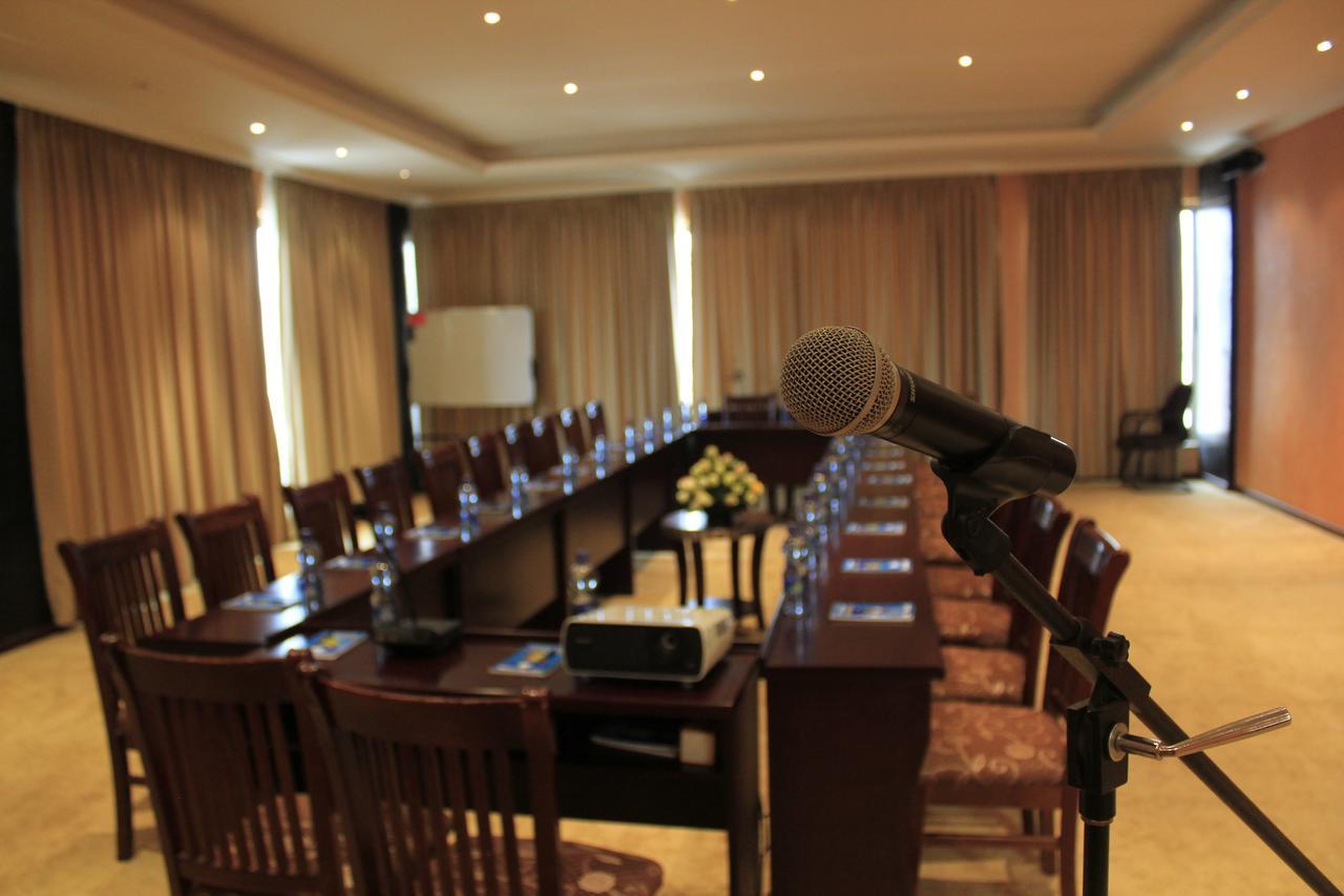 Ambassador Hotel Αντίς Αμπέμπα Εξωτερικό φωτογραφία